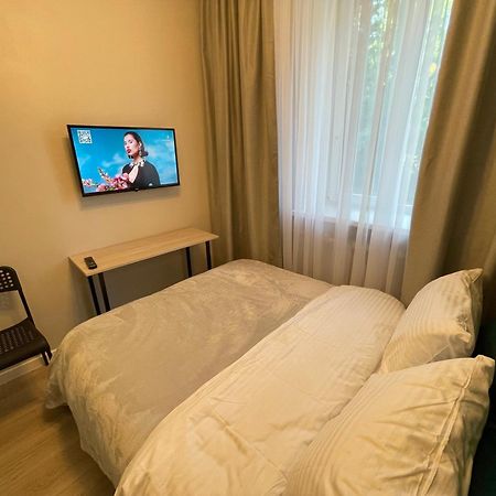 Myfreedom Апартаменти Метро Олімпійська Центр Kiev Esterno foto